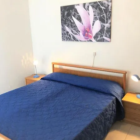 Relaxing In A Area * Μπιμπιόνε